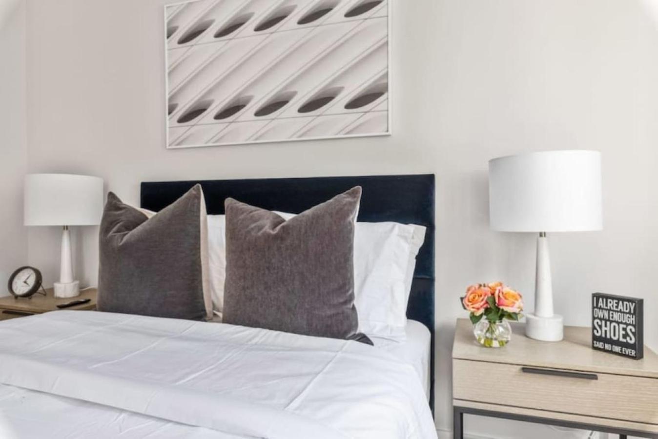 Luxe Studio With Charming Juliet Balcony Lejlighed New York Eksteriør billede