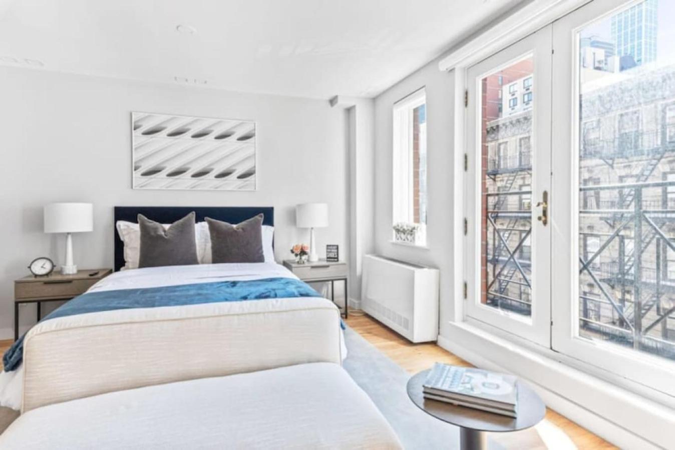 Luxe Studio With Charming Juliet Balcony Lejlighed New York Eksteriør billede