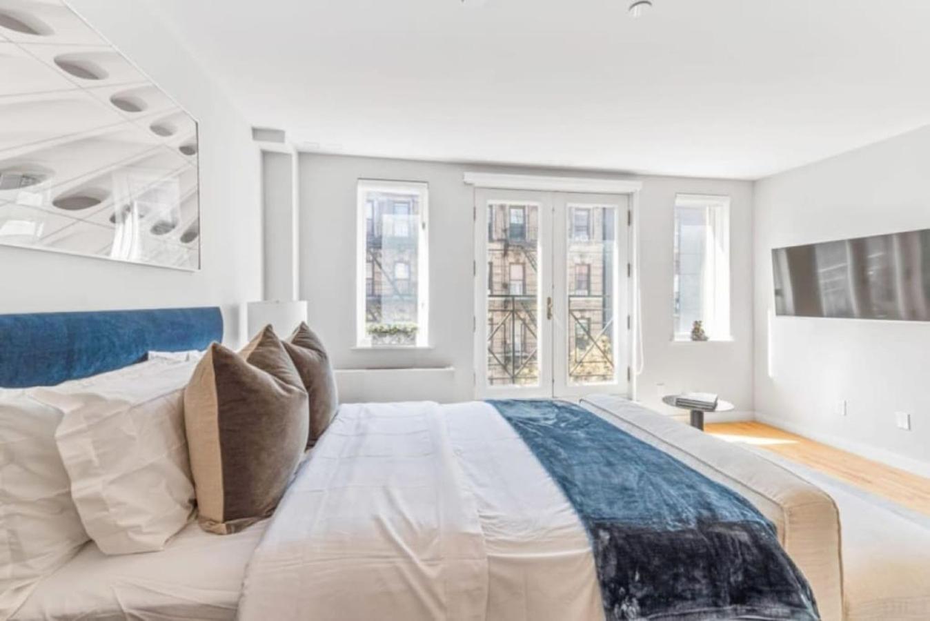 Luxe Studio With Charming Juliet Balcony Lejlighed New York Eksteriør billede
